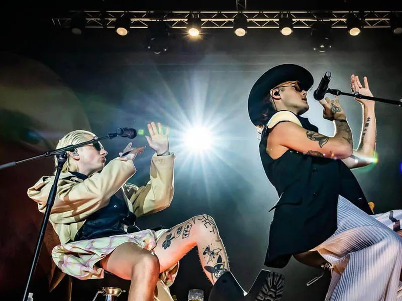 CA7RIEL & Paco Amoroso tickets